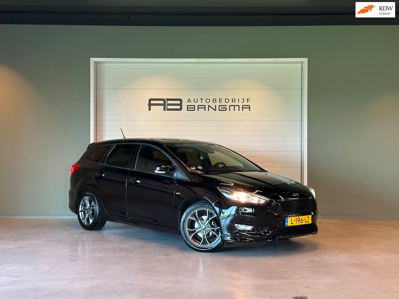 Ford Focus Wagon - 1.0 EcoBoost ST-LINE-uitv|CLIMA AIRCO|NAVIGATIE|CRUISE CONTROL|LM-VELGEN|APPLE CARPLAY+AND - AutoWereld.nl