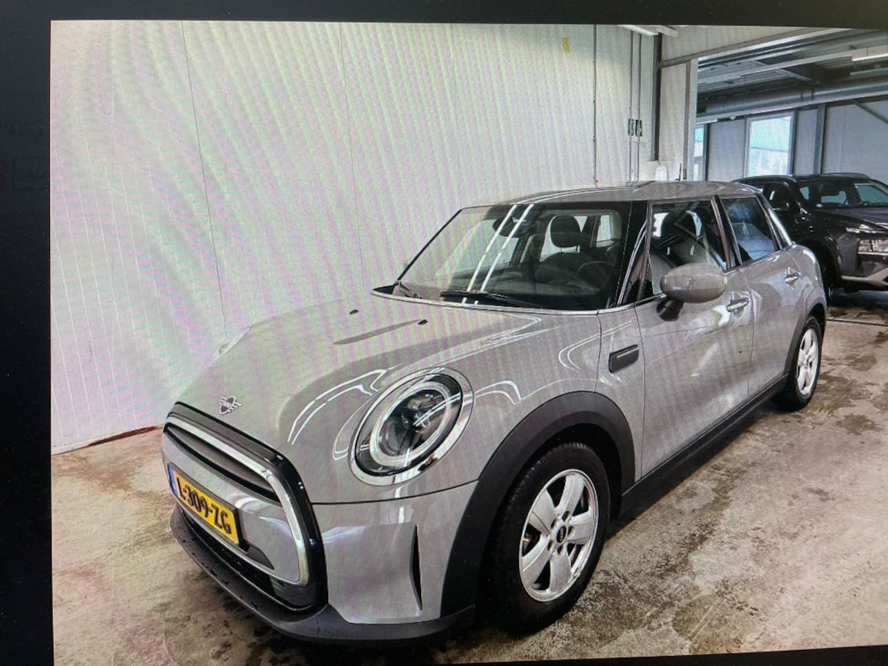 MINI 5-Deurs - 1.5 One Essential NAVI / PDC / CLIMA / CRUISE / LMV - AutoWereld.nl