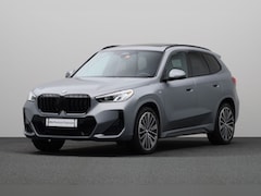BMW X1 - sDrive18i M-Sport | Panoramadak | Verwarmd stuurwiel | Camera | Stoelverwarming | 20" |