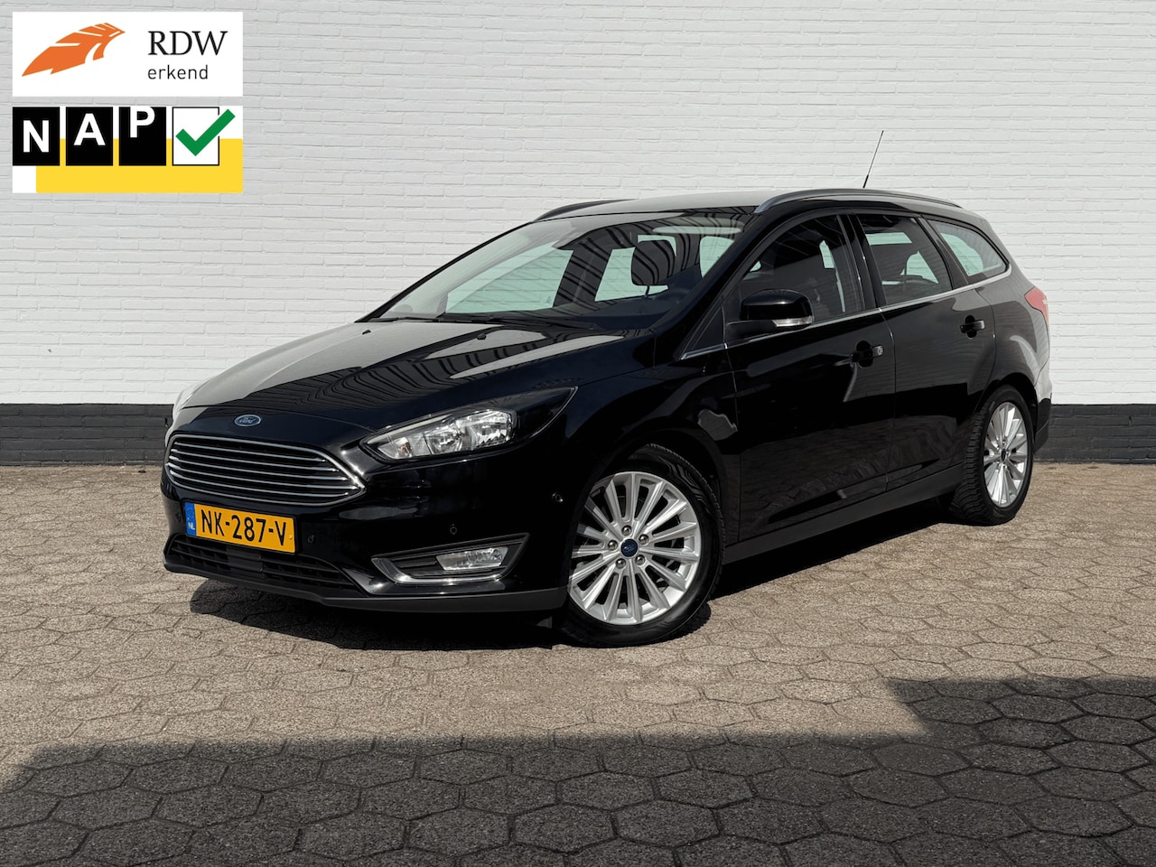 Ford Focus Wagon - 2.0 TDCI Titanium ACC l CLIMA l TREKHAAK! - AutoWereld.nl