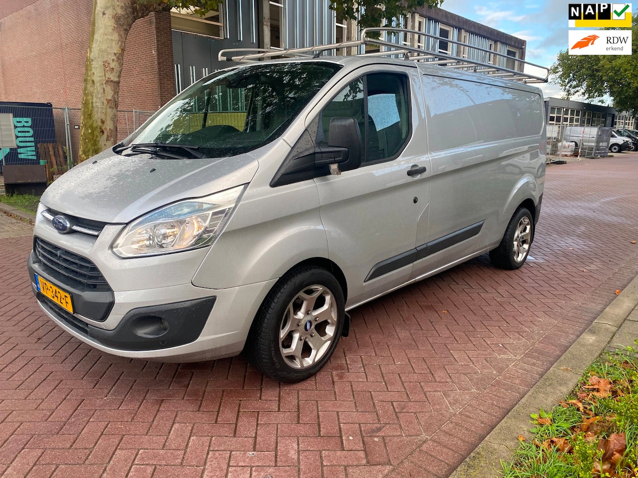 Ford Transit Custom - 290 2.2 TDCI L2H1 Trend / Airco / 2015 / 183.063 KM NAP / Cruise Control /Camera /APK 18-9 - AutoWereld.nl
