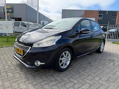 Peugeot 208 - 1.2 e-VTI Envy 5drs Automaat Navi/PDC/Trekhaak