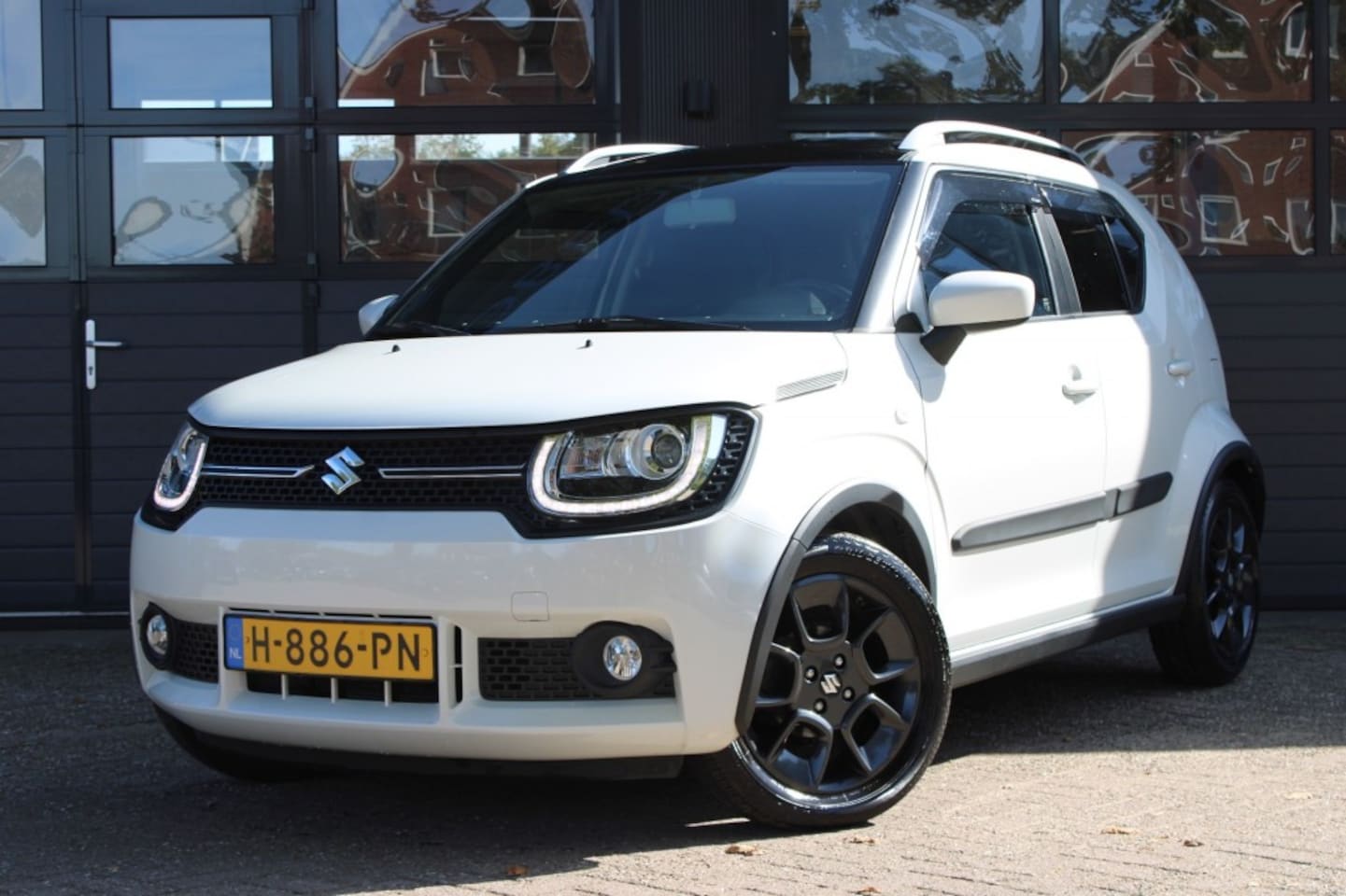 Suzuki Ignis - 1.2 STIJL INTRO   Trekhaak / Led verlichting / Airco / Camera / Stoelvw. - AutoWereld.nl