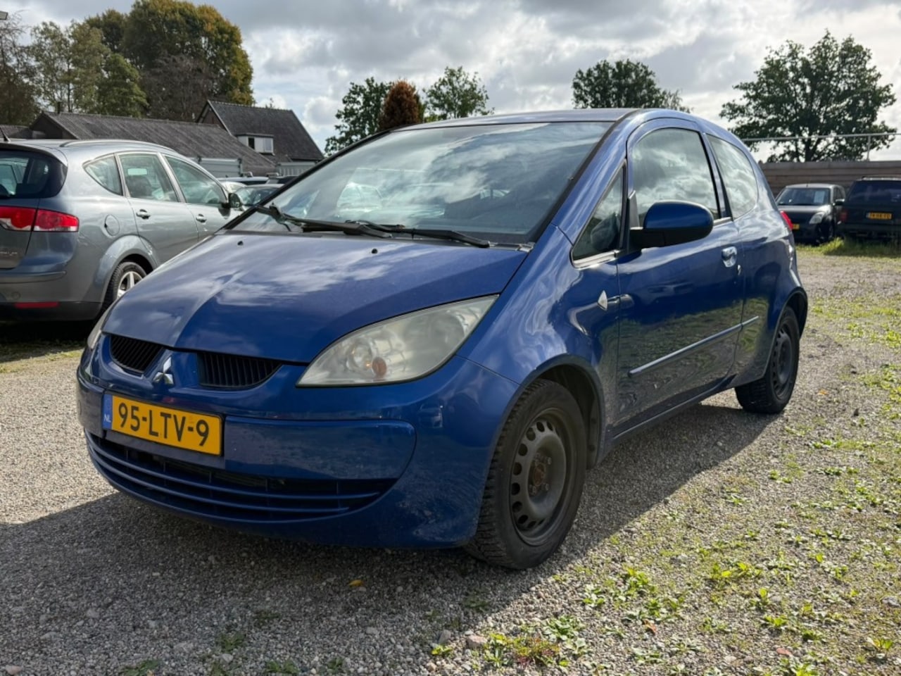 Mitsubishi Colt - MEENEEMPRIJS!! 1.3 Inform 95pk 3-drs Airco/Radio/Bluetooth/AUX/USB - AutoWereld.nl