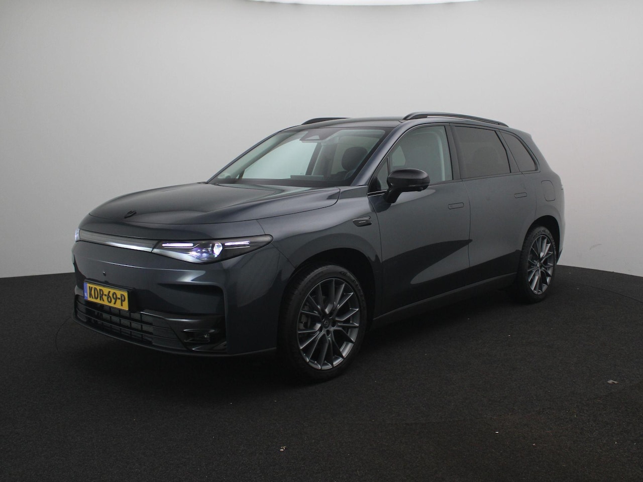 Leapmotor C10 - Design REEV 28.4 kWh | LAGE KM STAND | COMPLEET UITGEVOERD | - AutoWereld.nl