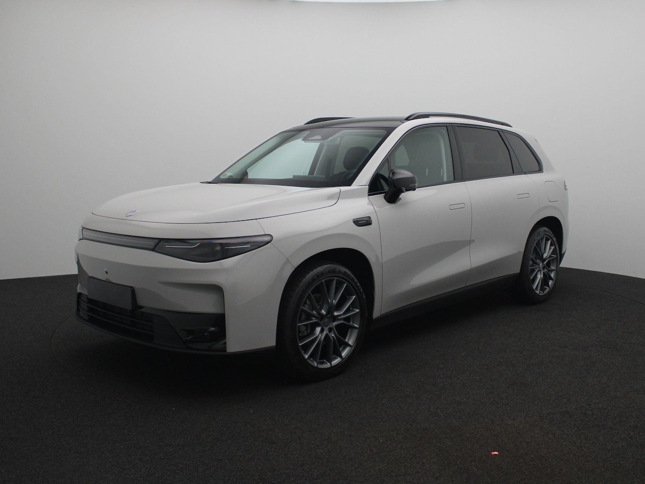 Leapmotor C10 - Design Pro 69.9 kWh | NU TE BESTELLEN | TOT 4 JAAR GARANTIE | € 3.500,- VOORRAAD VOORDEEL - AutoWereld.nl