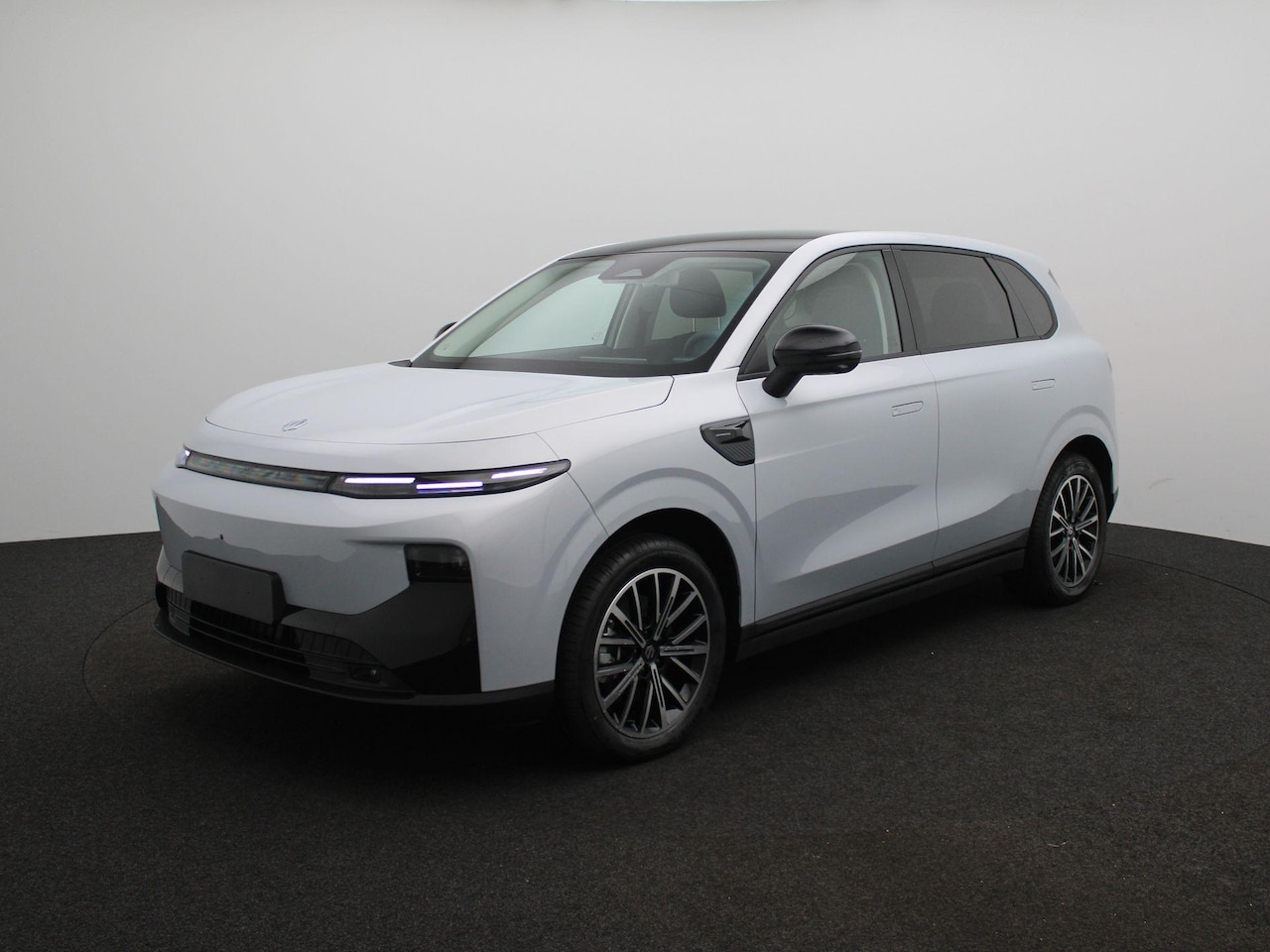 Leapmotor B10 - Design ProMax 67.1 kWh | NU TE BESTELLEN | TOT 4 JAAR GARANTIE | € 1.500,- VOORRAAD VOORDE - AutoWereld.nl