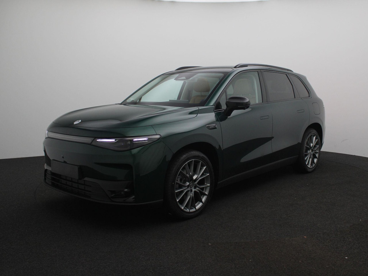 Leapmotor C10 - Design REEV 28.4 kWh | VOORRAAD VOORDEEL | 4 JAAR GARANTIE | € 3.500,- VOORRAAD VOORDEEL - AutoWereld.nl