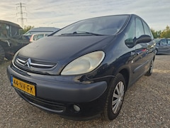 Citroën Xsara Picasso - 1.8i-16V Différence2