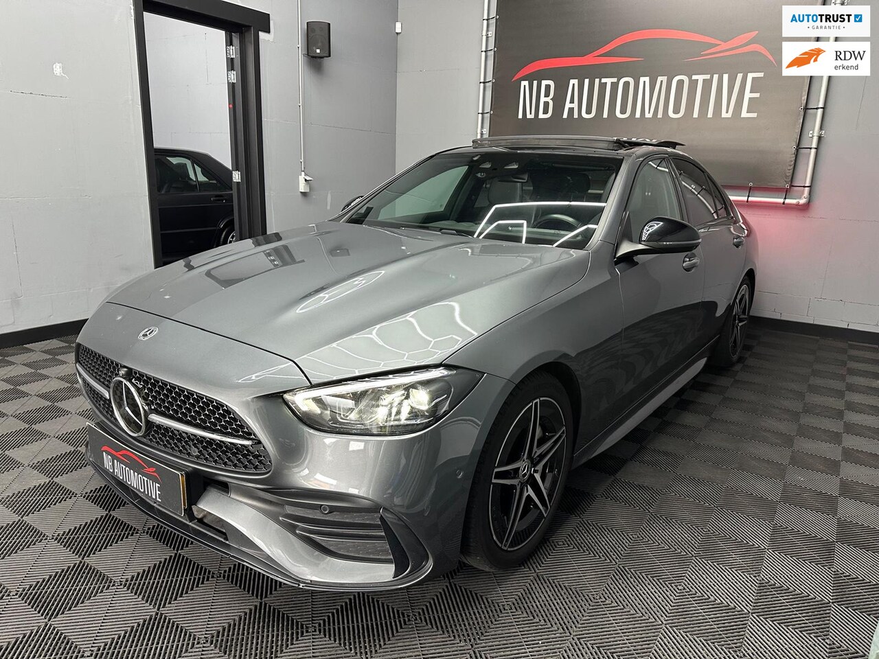 Mercedes-Benz C-klasse - 300 e 4MATIC AMG Line 300 e 4MATIC AMG Line - AutoWereld.nl