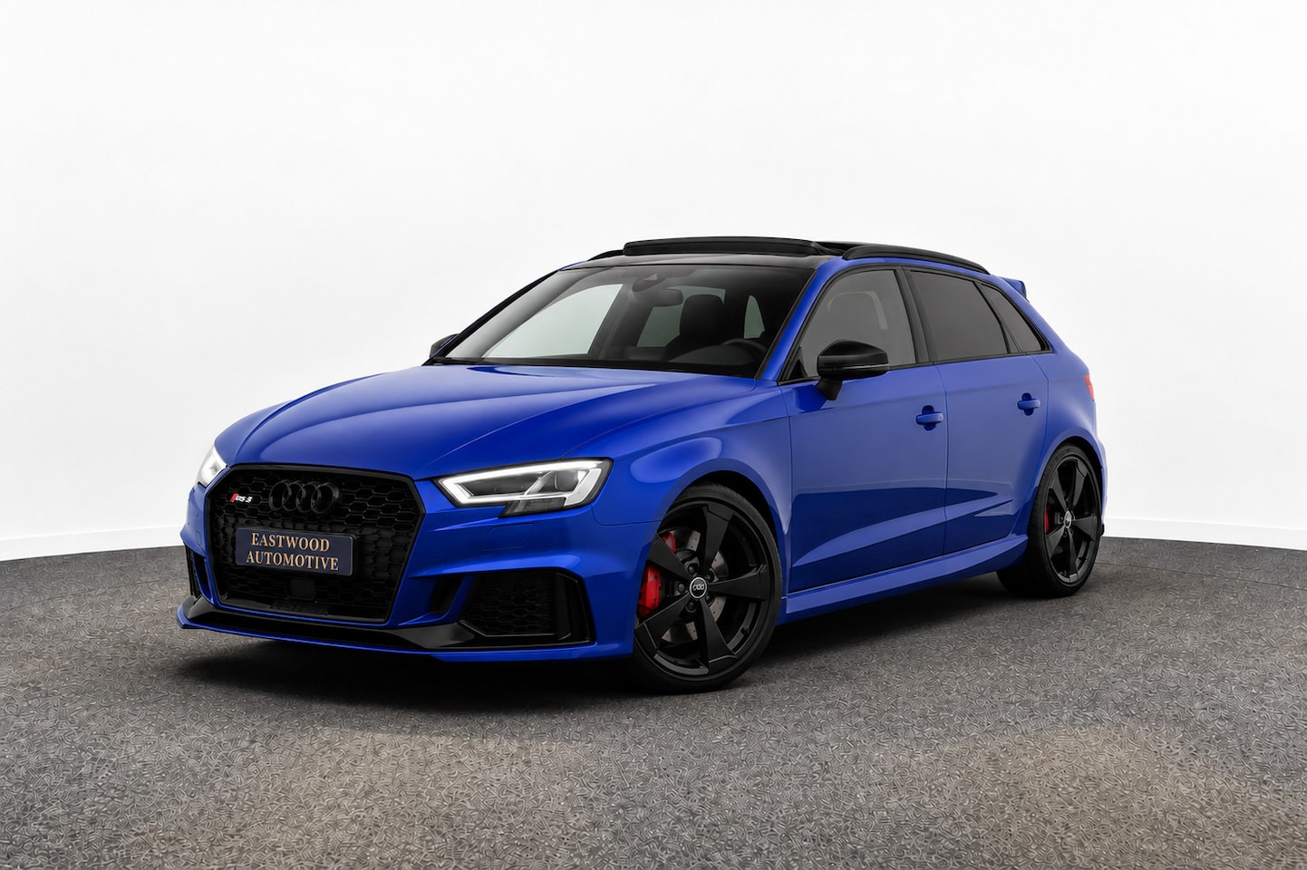 Audi RS3 - Sportback 2019 Audi Individual | Schaalstoelen | Dealer OH - AutoWereld.nl