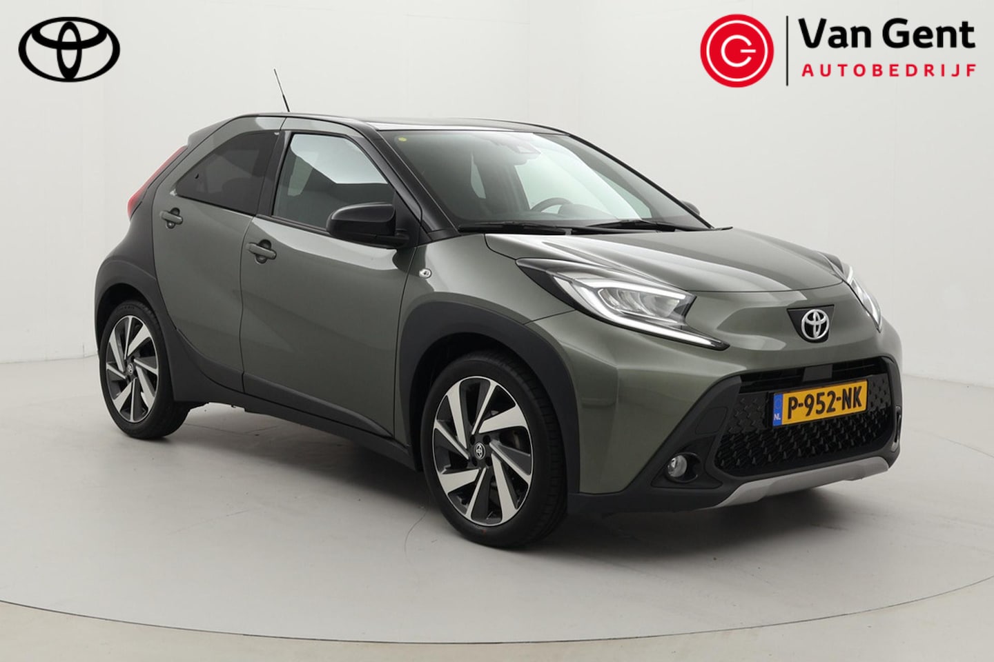 Toyota Aygo X - 1.0 VVT-i MT Envy | Apple Carplay / Android Auto | JBL | LED | 18 inch | Adaptive Cruise | - AutoWereld.nl