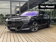 BMW i7 - xDrive60 106 kWh | SOH 93 % | M-SPORT | SKYLOUNGE PANORAMADAK | 21 INCH | AUTOMATIC DOORS
