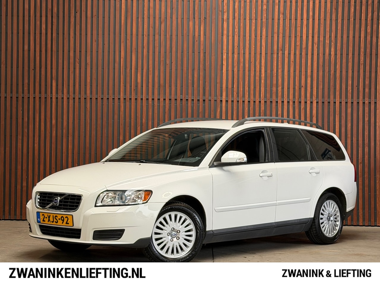 Volvo V50 - 2.0 Climate-Cruise-Pdc-Dealer OH-1e Eig! - AutoWereld.nl