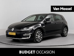 Volkswagen e-Golf - 88% SOH | Warmtepomp | Origineel Nederlands | Adaptive Cruise Control | Achteruitrijcamera