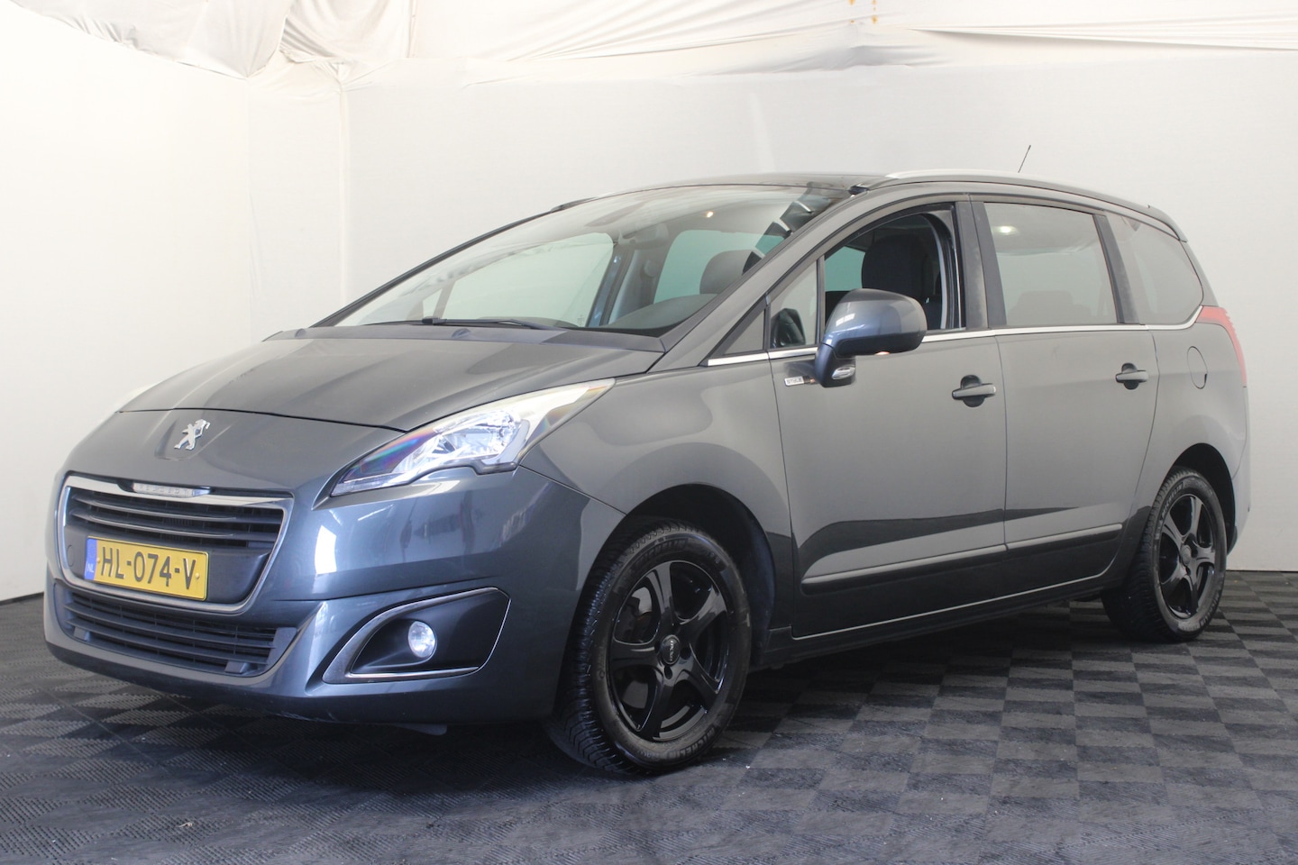 Peugeot 5008 - 1.2 PureTech Style 7p. |Pano|Navi|Camera| - AutoWereld.nl