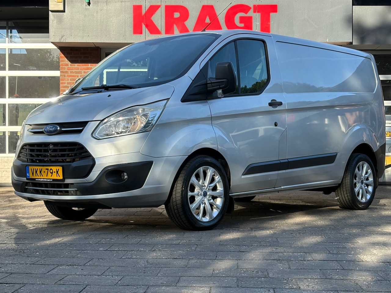 Ford Transit Custom - 270 2.0 TDCI L1H1 Trend|131PK|EURO6|airco|cruise|bluetooth|parkeersensoren|lichtmetalen ve - AutoWereld.nl