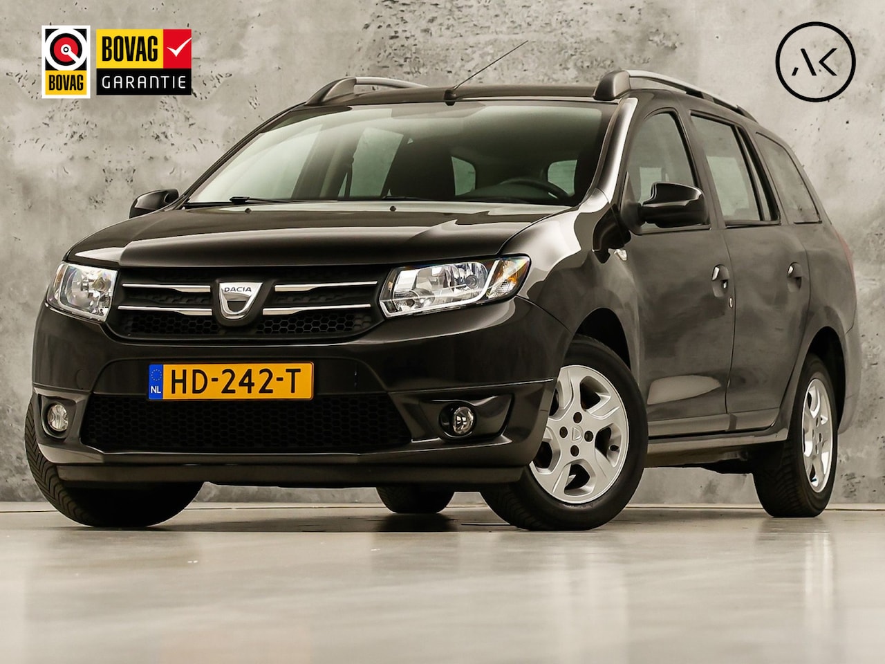 Dacia Logan MCV - 0.9 TCe Sport (NAVIGATIE, NAP, PARKEERSENSOREN, SPORTSTOELEN, LM VELGEN, BLUETOOTH, CRUISE - AutoWereld.nl