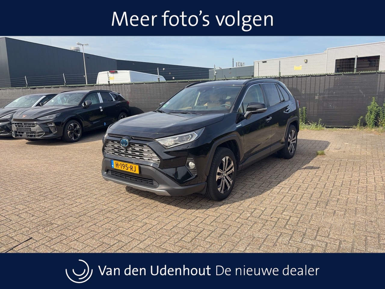Toyota RAV4 - 2.5 Hybrid 218pk Executive Automaat / Navigatie / Leder / Stoelverwarming / Trekhaak - AutoWereld.nl
