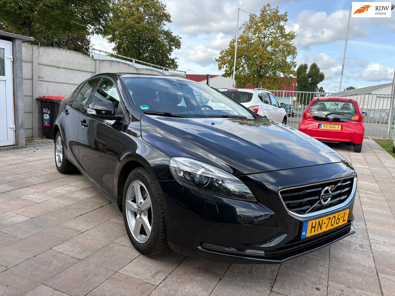 Volvo V40 - 1.6 T2 Summum|Nieuwe APK|Cruise|PDC achter - AutoWereld.nl