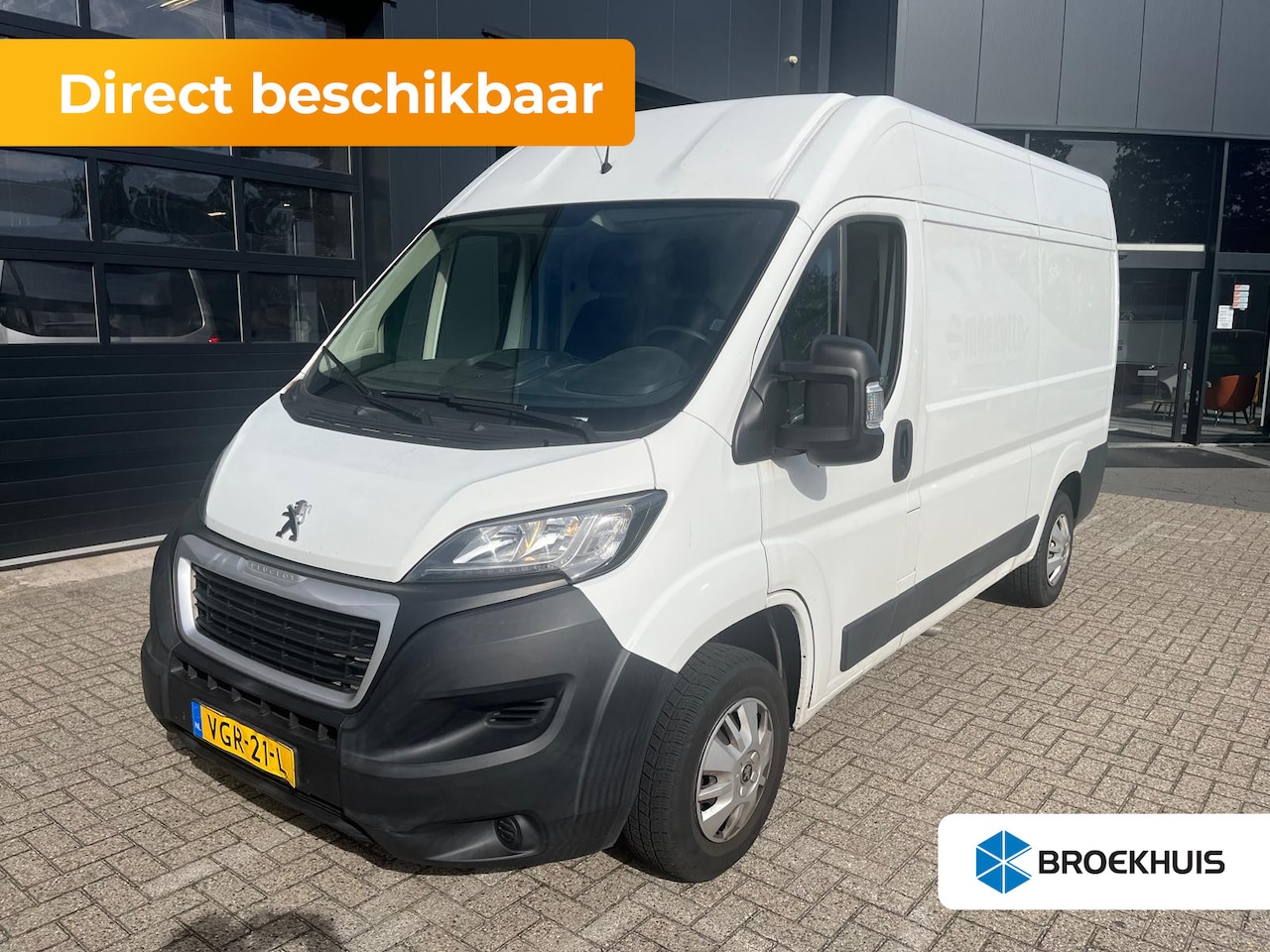 Peugeot Boxer - 335 2.2 BlueHDi 140 L2H2 Premium | Sortimo | Camera | Trekhaak | | 2 zitplaatsen rechtsvoo - AutoWereld.nl