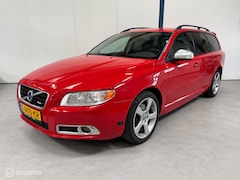Volvo V70 - 2.5T R-Design AUTOMAAT / LEER / XENON