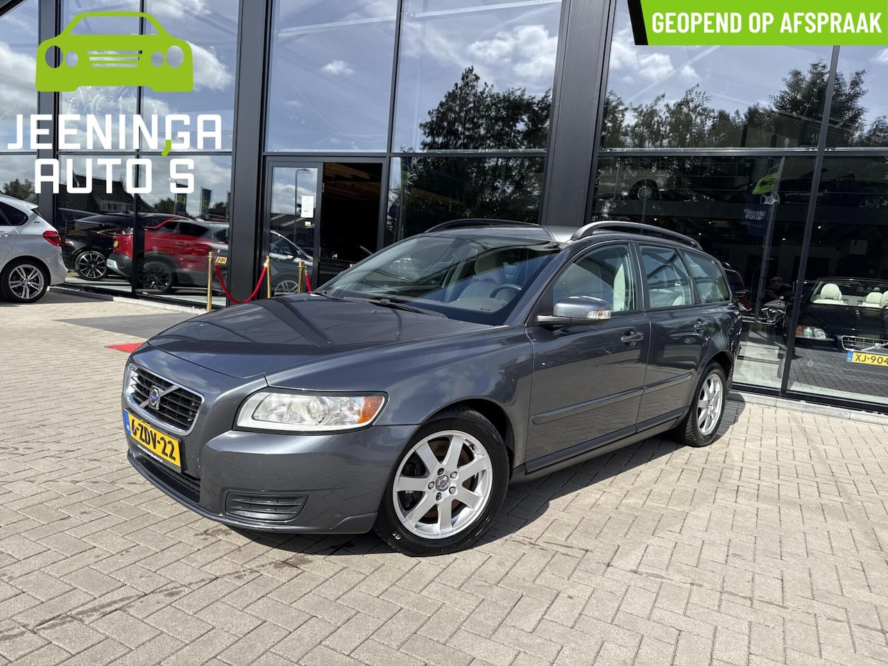 Volvo V50 - 2.0D Momentum|Airco|Trekhaak|Automaat - AutoWereld.nl