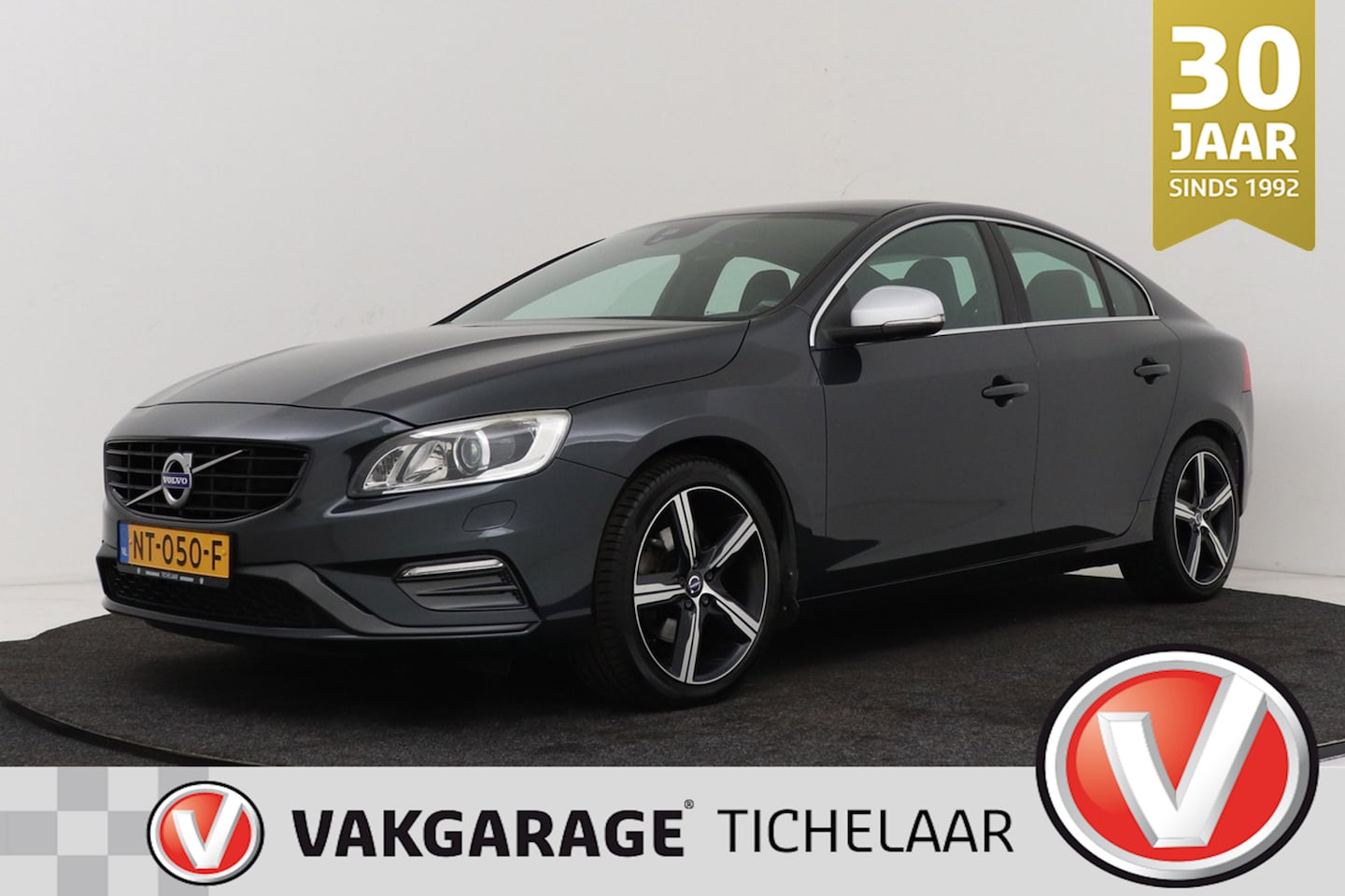 Volvo S60 - 1.5 T3 Nordic+ | Trekhaak | Org NL | Dealer Ond. | R-Design | Stoelverwarming | Navigatie - AutoWereld.nl