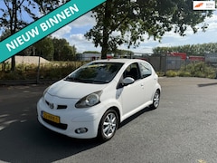 Toyota Aygo - 1.0-12V Comfort NETTE AUTO RIJDT EN SCHAKELT GOED