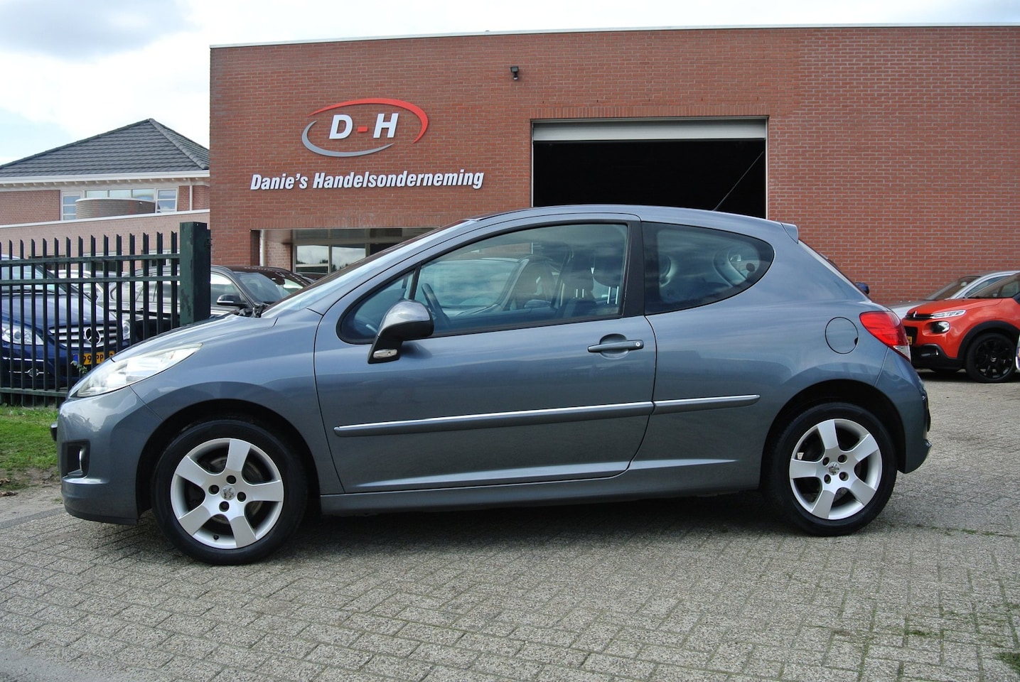 Peugeot 207 - 1.6 VTi Première airco inruil mogelijk nap - AutoWereld.nl