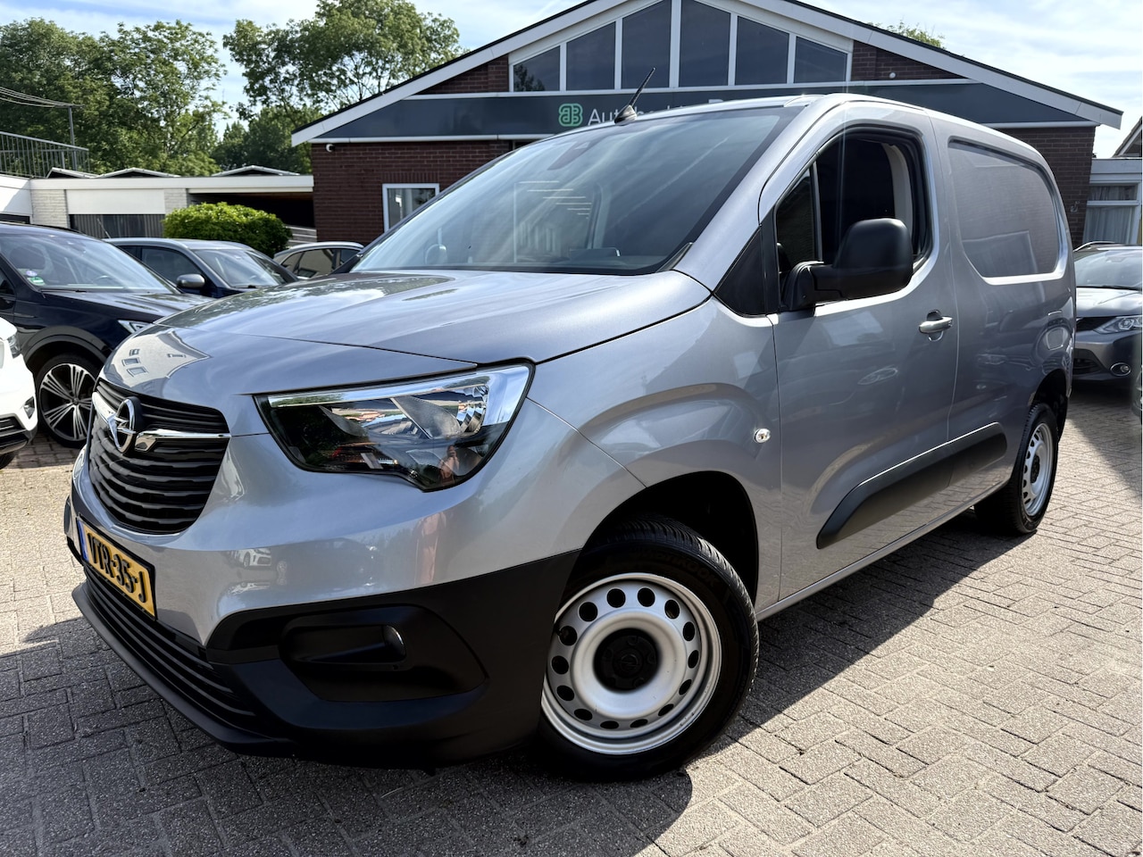 Opel Combo - 1.5D 130pk Automaat Navi, App Connect - AutoWereld.nl