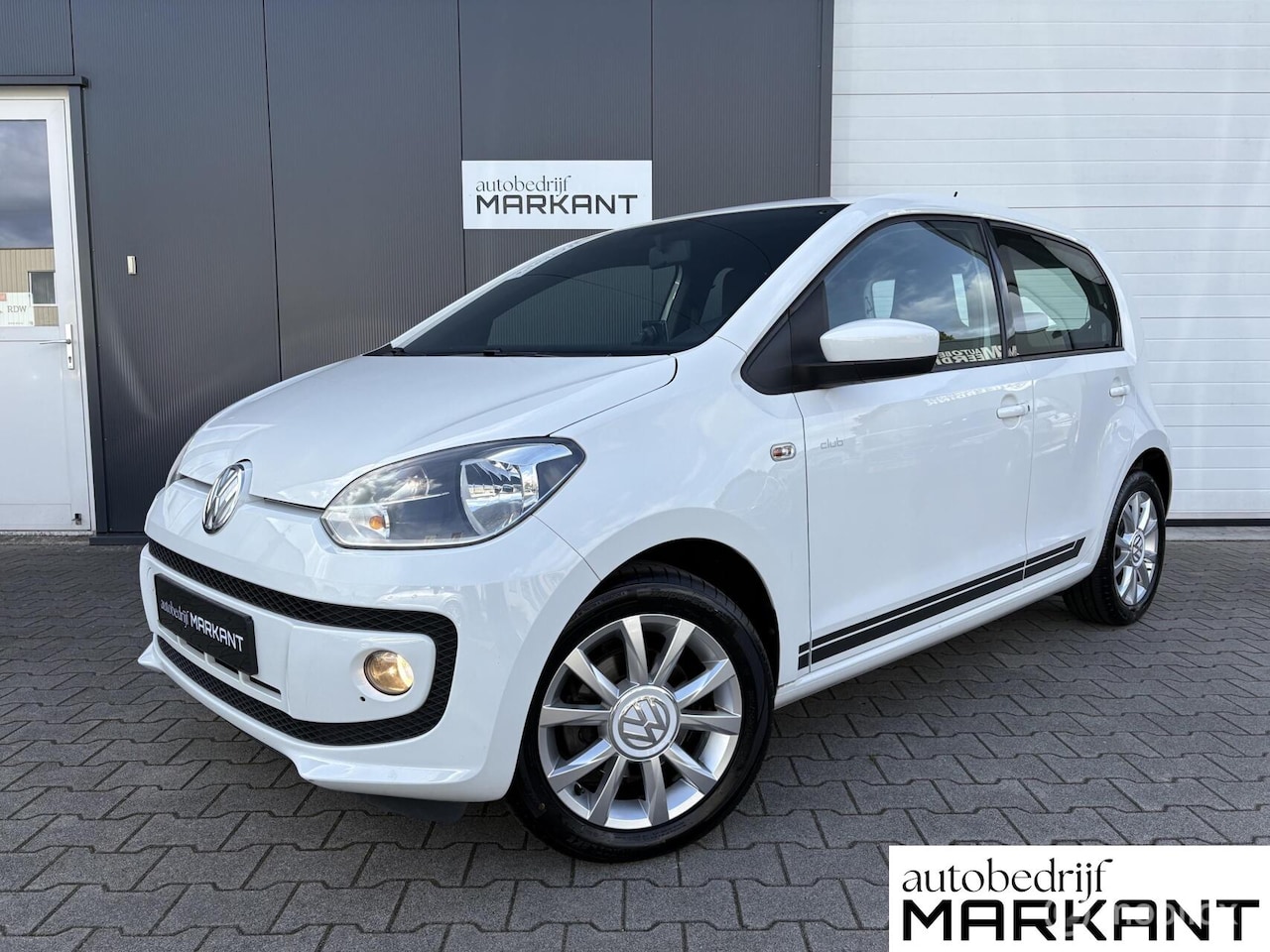 Volkswagen Up! - 1.0 CLUB Velgen / 5-Drs / Navi / Bluetooth - AutoWereld.nl