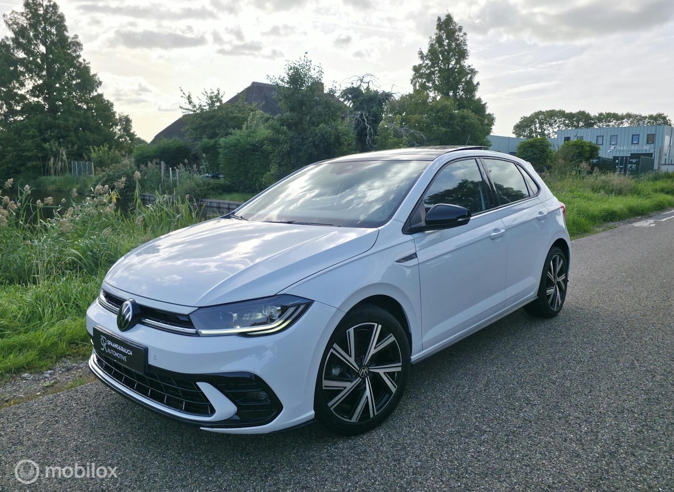 Volkswagen Polo - 1.0 TSI R-line / Pano / Carplay / Camera - AutoWereld.nl