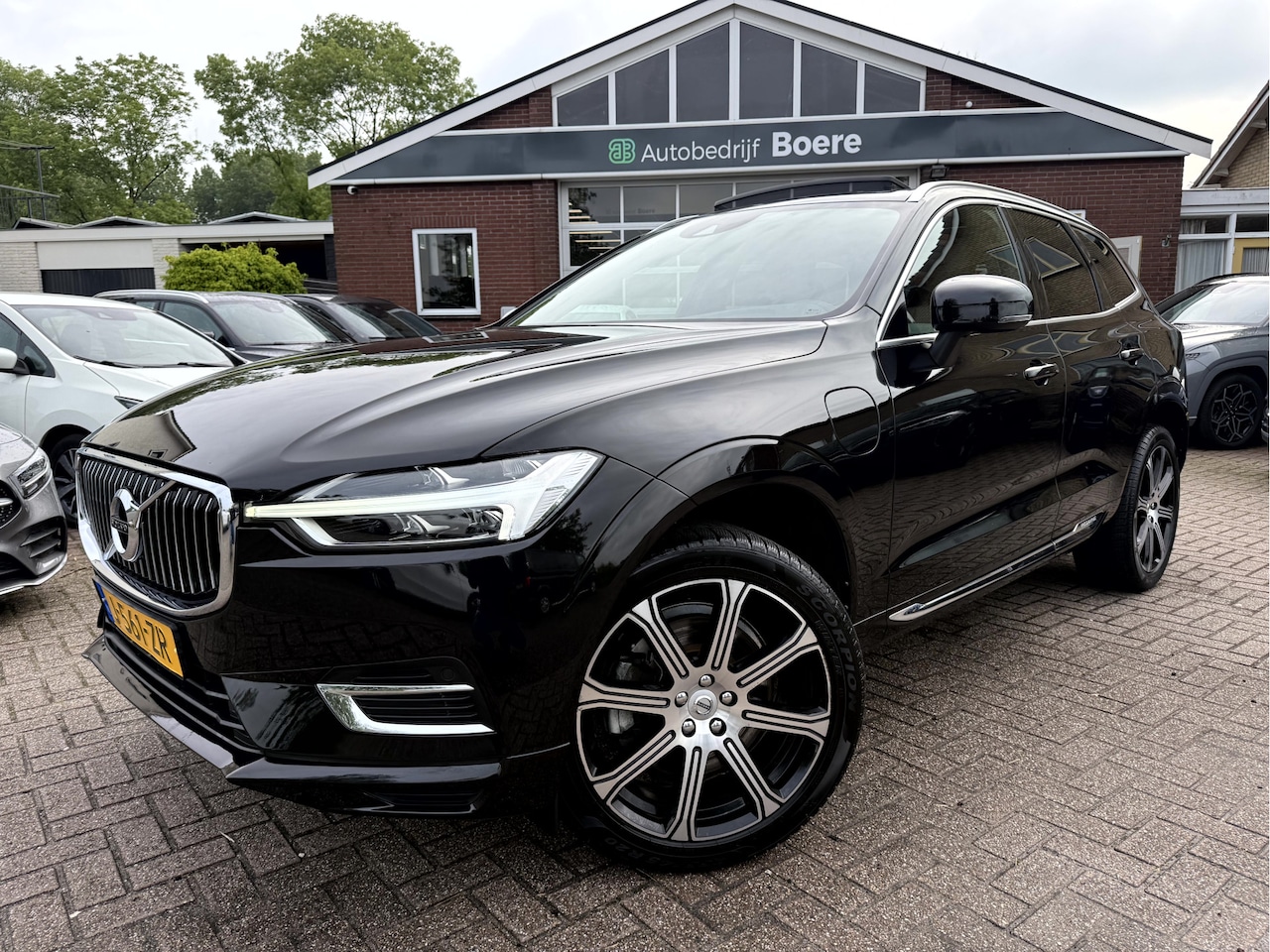 Volvo XC60 - 2.0 T6 AWD Business Pro Panoramadak, Trekhaaak, NL. Auto - AutoWereld.nl