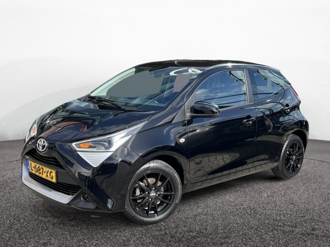 Toyota Aygo - 1.0 VVT-i x-play | Apple Carpl./Android Auto | dealeronderhouden - AutoWereld.nl