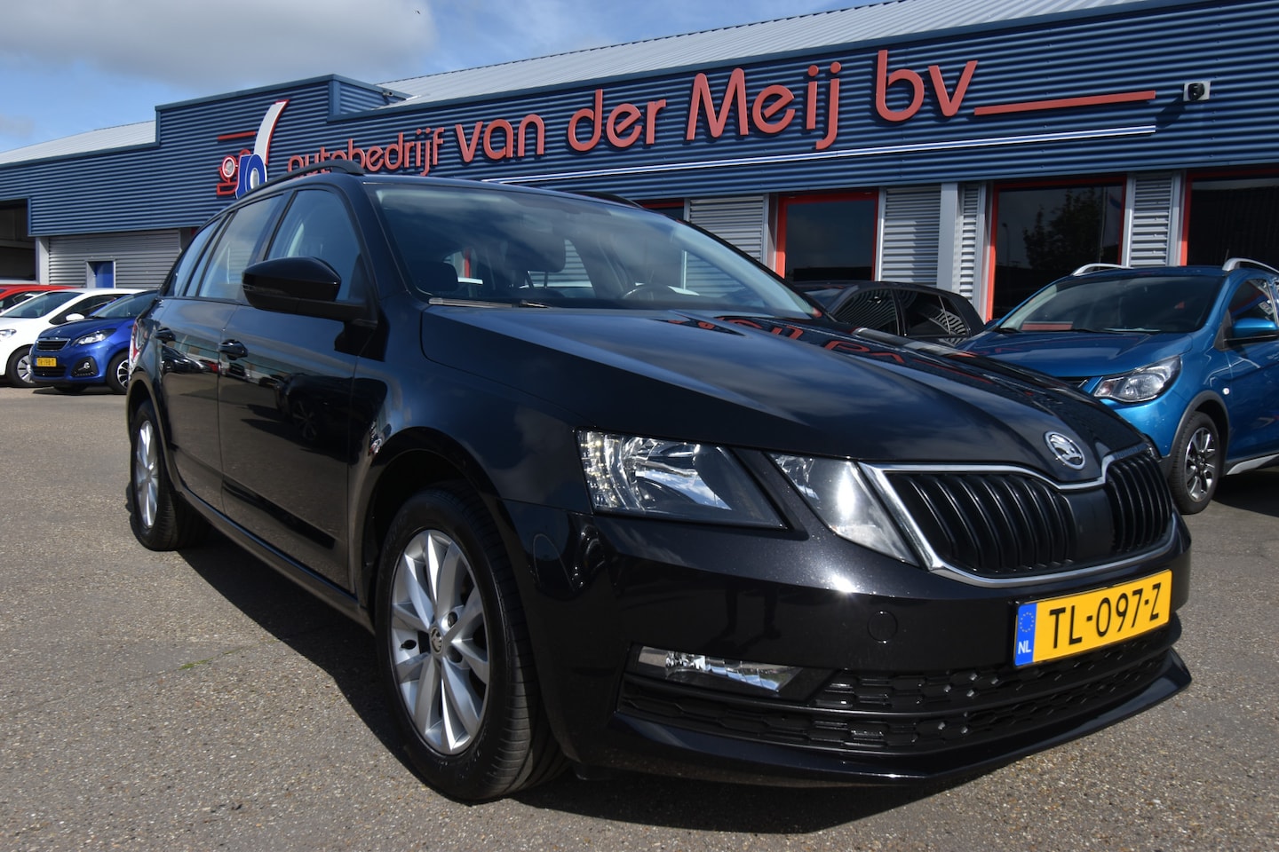 Skoda Octavia Combi - 1.0 TSI Greentech Ambition Business 1.0 TSI Greentech Ambition Business , TREKHAAK , CLIMATR , CR CONTR , NAVI , BL TOOTH , LM - AutoWereld.nl