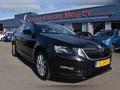 Skoda Octavia Combi - 1.0 TSI Greentech Ambition Business , TREKHAAK , CLIMATR , CR CONTR , NAVI , BL TOOTH , LM