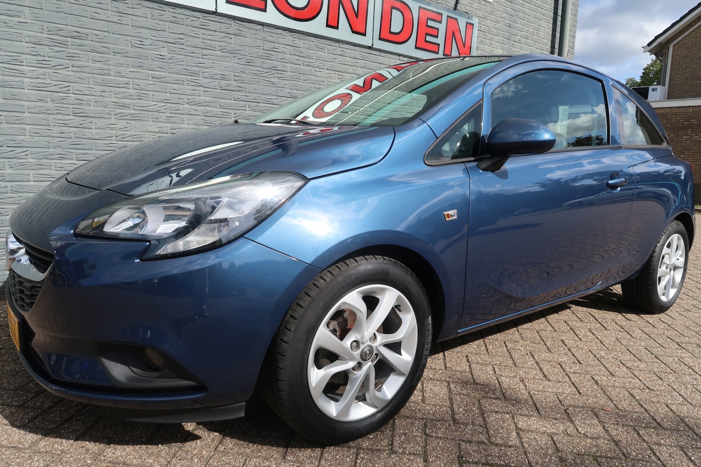 Opel Corsa - 1.4 Edition Bij ons bedrijf in onderhoud geweest - AutoWereld.nl