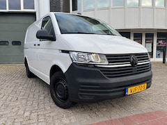Volkswagen Transporter - 2.0 TDI L1H1 26 Economy Business T6.1 | Apple carplay | 1e eigenaar | NAP | 3-zitsbank