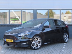 Ford Focus - 2.0 ST | carplay | navi | stuurwielverwarming | voorruitverwarming