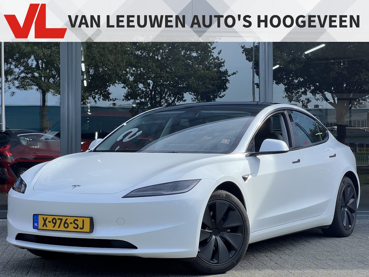 Tesla Model 3 - RWD 60 kWh | Leder | Trekhaak | 60 kWh - AutoWereld.nl