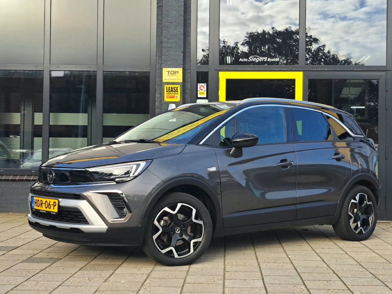 Opel Crossland - 1.2 Turbo Ultimate 130PK | Trekhaak Afn. | Alcantara Bekl| Camera + Sensoren | Climate | C - AutoWereld.nl