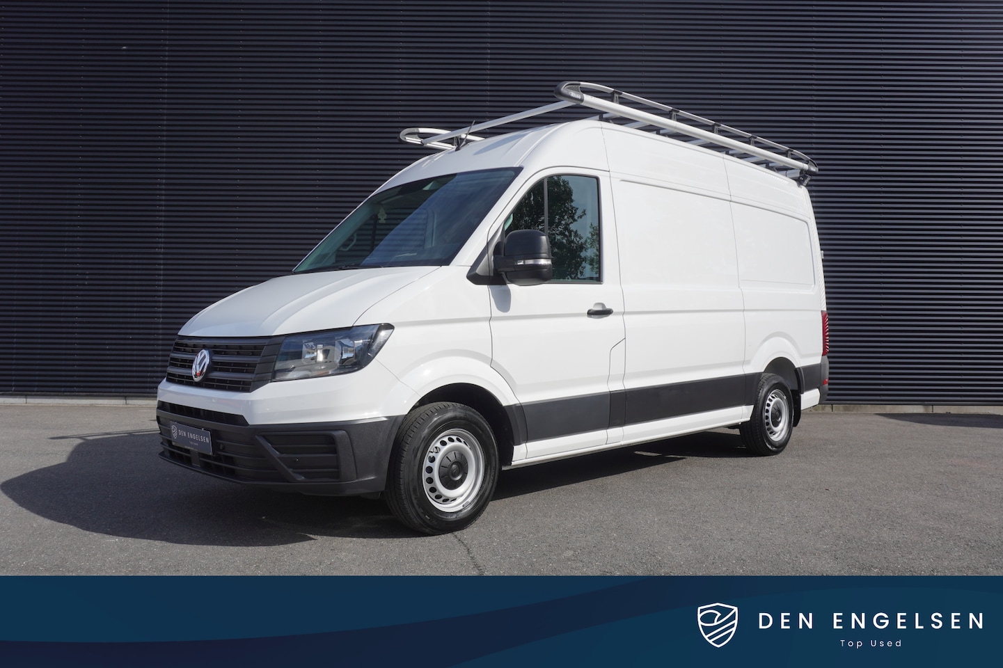 Volkswagen Crafter - 140pk L3H3/L2H2 Apple carplay Cruise control Airco Imperiaal Parkeersensoren 3-Zits - AutoWereld.nl