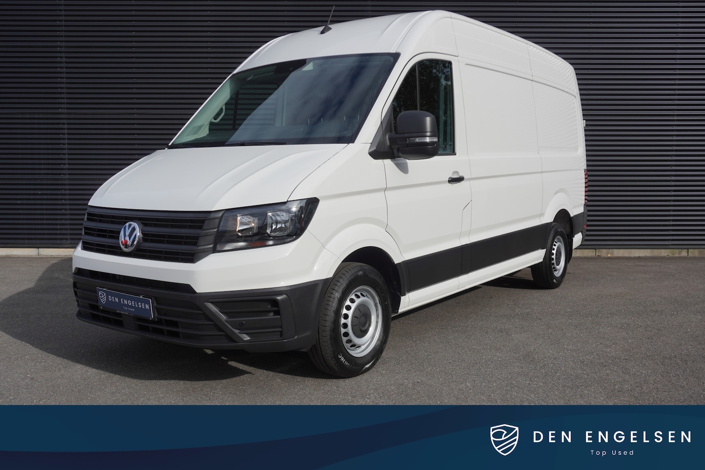 Volkswagen Crafter - 177pk L3H3/L2H2 Apple Carplay Camera Parkeersensoren Navigatie Cruise control 3-Zits - AutoWereld.nl