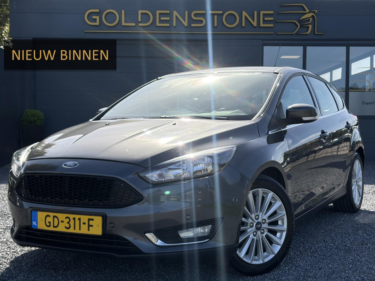 Ford Focus - 1.5 Titanium Edition ✓150pk✓Navi✓Clima✓Cruise✓6 Bak✓Pdc V+A✓17'' Lm velgen✓N.A.P✓Apk tot 1 - AutoWereld.nl
