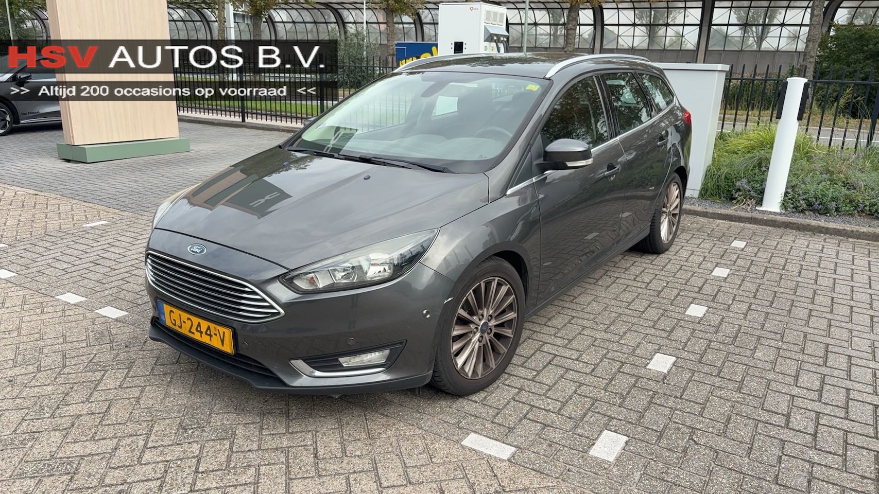 Ford Focus Wagon - 1.0 Titanium Edition navi LM airco org NL - AutoWereld.nl
