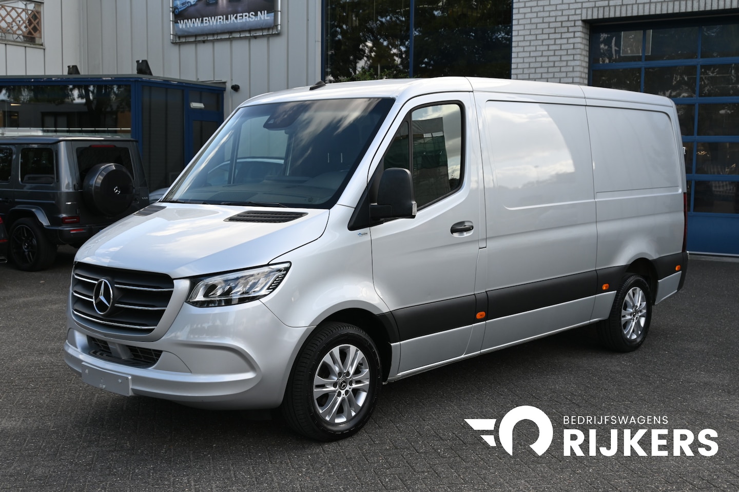 Mercedes-Benz Sprinter - 319 CDI L2H1 RWD 3500 KG trekhaak, LED, Distronic - AutoWereld.nl