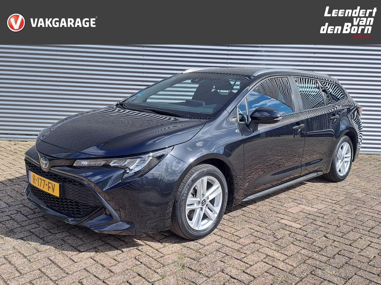 Toyota Corolla Touring Sports - 1.8 Hybrid Business | Camera | Adaptieve Cruise | Airco | Apple Carplay/Android Auto - AutoWereld.nl