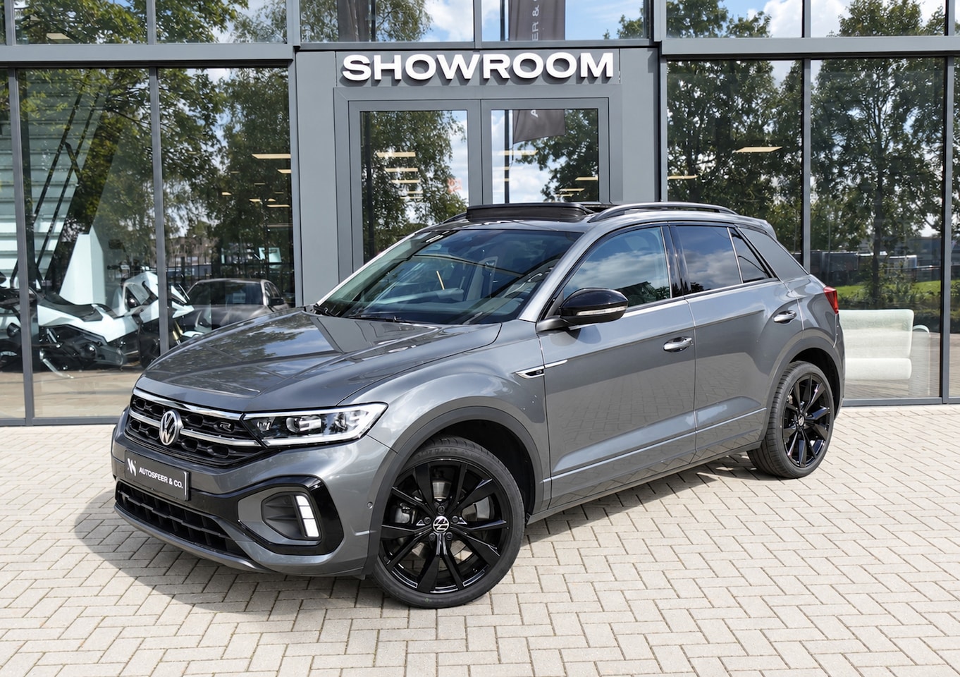 Volkswagen T-Roc - 1.5 TSI R-Line Business+ PANO IQ.LIGHT ACC VOL - AutoWereld.nl