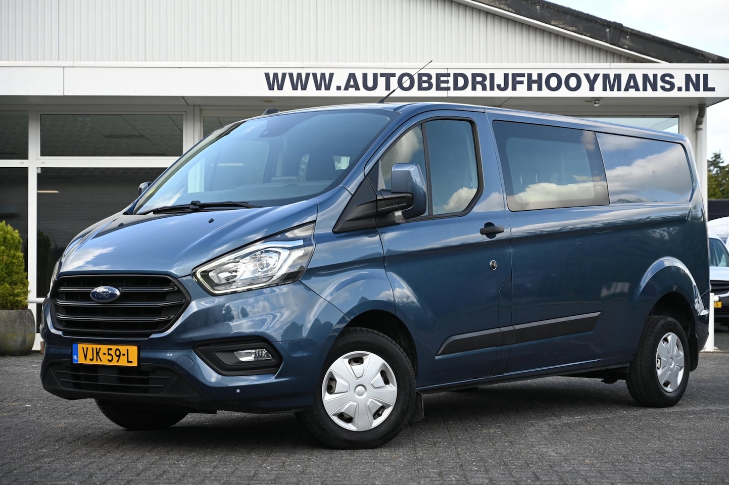 Ford Transit Custom - 300 2.0 TDCI L2H1 Trend DC 6 Zits Carplay Trekhaak - AutoWereld.nl